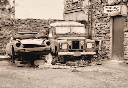 Sepia photo of old cars in front of a workshop Stock Photo - Budget Royalty-Free & Subscription, Code: 400-03975970
