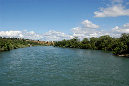 sacramento - Sacramento River from Turtle Bay, Redding, California Photographie de stock - Aubaine LD & Abonnement, Code: 400-03976228