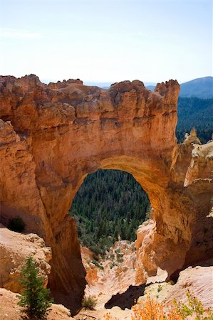 simsearch:400-03976569,k - Natural Bridge in Bryce Canyon National Park, Utah Fotografie stock - Microstock e Abbonamento, Codice: 400-03976485