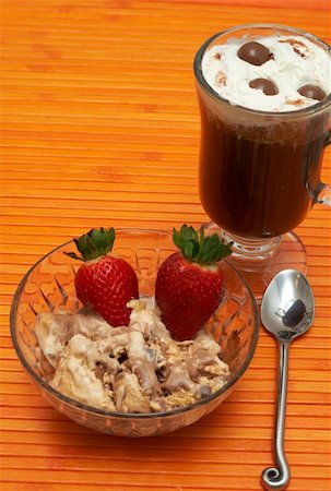 simsearch:400-07678720,k - Cup of creamy coffee (Caffe Borgia) with ice-cream and strawberries in a bowl Stock Photo - Budget Royalty-Free & Subscription, Code: 400-03976773