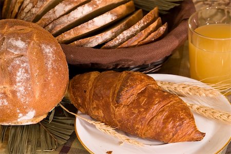 simsearch:400-03932840,k - assortment of baked bread Stock Photo - Budget Royalty-Free & Subscription, Code: 400-03976802