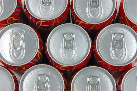Top view of soda drink cans background Photographie de stock - Aubaine LD & Abonnement, Code: 400-03977459
