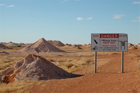 Opal mines, Coober Pedy, South Australia Stock Photo - Budget Royalty-Free & Subscription, Code: 400-03978615