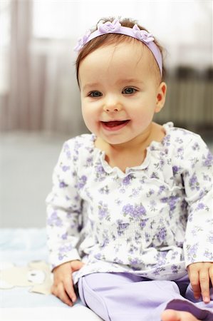 simsearch:400-04162652,k - Laughing baby Stockbilder - Microstock & Abonnement, Bildnummer: 400-03970820