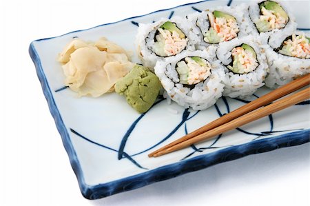 simsearch:400-03970927,k - A delicious sushi, california roll with ginger and wasabe on a white background. Foto de stock - Royalty-Free Super Valor e Assinatura, Número: 400-03970978