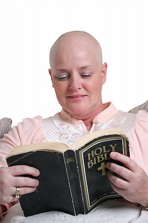 simsearch:400-03972427,k - A medical patient reading the bible for inspiration. Foto de stock - Super Valor sin royalties y Suscripción, Código: 400-03972434