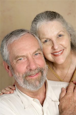 simsearch:400-04109826,k - A committed, happily married middle aged couple. Fotografie stock - Microstock e Abbonamento, Codice: 400-03972799
