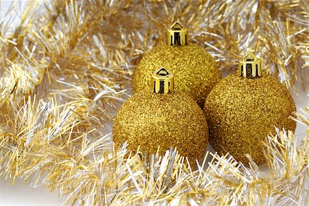 simsearch:400-04659528,k - New Year, Christmas decoration - shiny yellow balls Photographie de stock - Aubaine LD & Abonnement, Code: 400-03985461