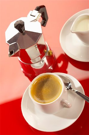 simsearch:400-07477800,k - coffee with milk with coffee pot Fotografie stock - Microstock e Abbonamento, Codice: 400-03986581