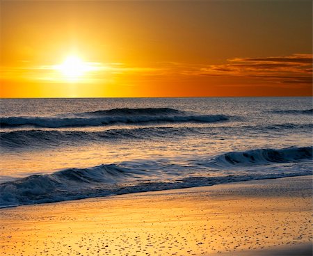 a picture of ocean water, sand and sun Photographie de stock - Aubaine LD & Abonnement, Code: 400-03986709
