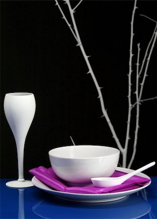 simsearch:400-04494810,k - A Modern dinning table set in blue and purple Foto de stock - Super Valor sin royalties y Suscripción, Código: 400-03989687