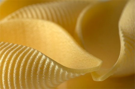 rigate - Close up of Conchiglioni Rigate Pasta Uncooked Stock Photo - Budget Royalty-Free & Subscription, Code: 400-03994049