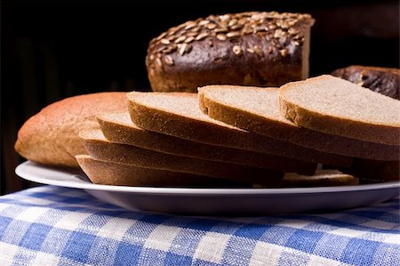 simsearch:400-03971939,k - food series: still life with various baked bread Foto de stock - Royalty-Free Super Valor e Assinatura, Número: 400-03994890