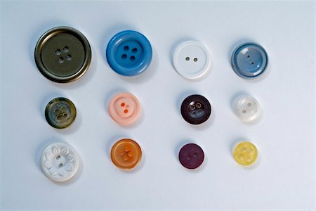 simsearch:400-06172938,k - multi color and shape buttons on white Foto de stock - Super Valor sin royalties y Suscripción, Código: 400-03994937