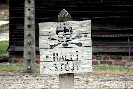 simsearch:400-04470103,k - Sign in german concentration camp in Poland. Photographie de stock - Aubaine LD & Abonnement, Code: 400-03997376