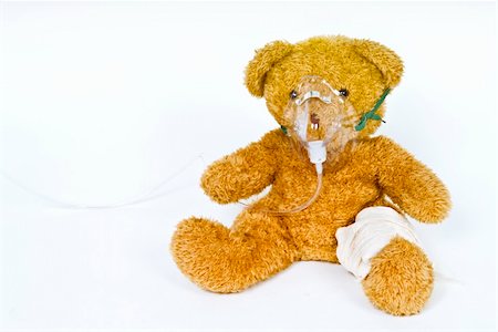 teddy bear with oxygen mask and bandage Stock Photo - Budget Royalty-Free & Subscription, Code: 400-03997478