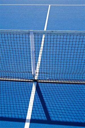 Resort tennis club and tennis courts with balls Photographie de stock - Aubaine LD & Abonnement, Code: 400-03997910