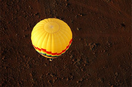 Sports : Ballooning over Red Earth Fotografie stock - Microstock e Abbonamento, Codice: 400-03990189