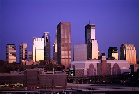 Minneapolis, Minnesota Cityscape at Dusk Photographie de stock - Aubaine LD & Abonnement, Code: 400-03990603