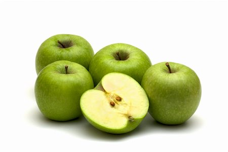 simsearch:400-06699773,k - fresh green apples on white background Photographie de stock - Aubaine LD & Abonnement, Code: 400-03993060