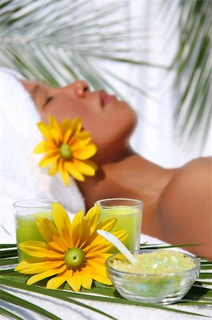 simsearch:400-05125882,k - Beauitiful asian woman relaxing after spa massage Fotografie stock - Microstock e Abbonamento, Codice: 400-03993946