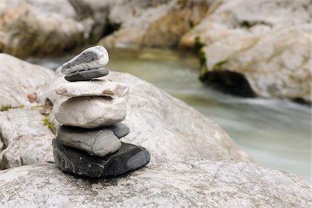 de piedra - Stones Stacked near Stream, Zauberwald, Berchtesgaden National Park, Bavaria, Germany Foto de stock - Sin royalties Premium, Código: 600-04424941