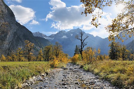 Ruisseau de montagne en automne, Grosser Ahornboden, Karwendel, Tyrol, Autriche Photographie de stock - Premium Libres de Droits, Code: 600-04424967