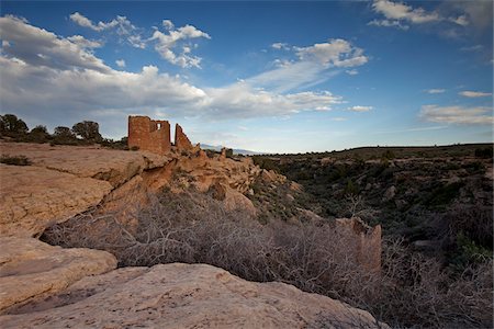 escarpement - Hovenweep Castle, Little Ruin Canyon, Hovenweep National Monument, Utah, USA Stock Photo - Premium Royalty-Free, Code: 600-04425050