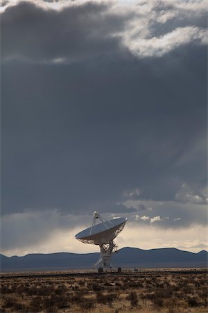 satellite dish communications - VLA Radio Telescope, Socorro, New Mexico, USA Foto de stock - Sin royalties Premium, Código: 600-04425070