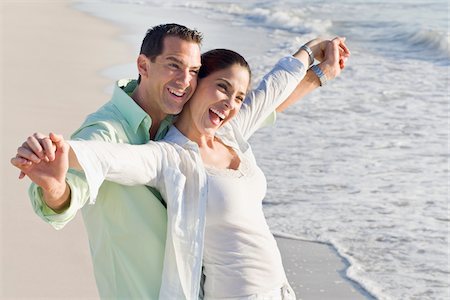 Portrait of Couple at Beach Foto de stock - Sin royalties Premium, Código: 600-04625317