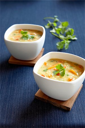 soup top view - Soupe aux lentilles Photographie de stock - Premium Libres de Droits, Code: 600-04625534