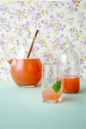 Rhubarb Juice Stock Photo - Premium Royalty-Free, Code: 600-04625541