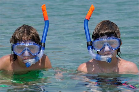 snorkeling - Garçons, Corse, France Photographie de stock - Premium Libres de Droits, Code: 600-05181849