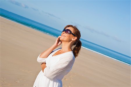 Woman On Beach, Camaret-sur-Mer, Finistere, Bretagne, France Stock Photo - Premium Royalty-Free, Code: 600-05389134