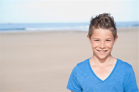 Boy on Beach, Camaret-sur-Mer, Finistere, Bretagne, France Stock Photo - Premium Royalty-Free, Code: 600-05389162