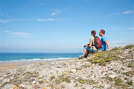 Couple on Beach, Camaret-sur-Mer, Finistere, Bretagne, France Stock Photo - Premium Royalty-Free, Code: 600-05389194