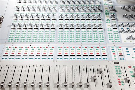 equalizer - Mischen Board Stockbilder - Premium RF Lizenzfrei, Bildnummer: 600-05451168