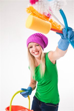 Teenage Girl With Cleaning Supplies Foto de stock - Sin royalties Premium, Código: 600-05452092