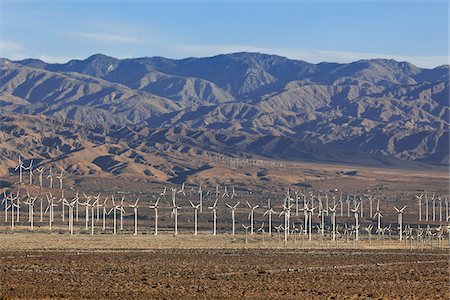 Wind Farm in Desert near Palm Springs, California, USA Foto de stock - Royalty Free Premium, Número: 600-05524190