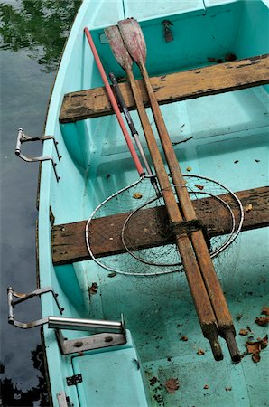 simsearch:633-02645546,k - Overhead View of Row Boat with Fishing Nets, Annecy, Alps, France Stock Photo - Premium Royalty-Free, Code: 600-05524672