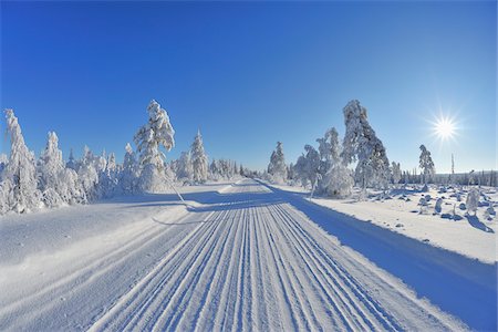 european roads not people not lifestyle not illustration - Road, Kuusamo, Northern Ostrobothnia, Oulu Province, Finland Stock Photo - Premium Royalty-Free, Code: 600-05609993