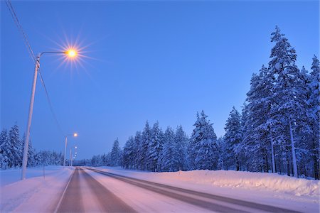 Route en hiver, Kuusamo, Ostrobotnie du Nord, Finlande Photographie de stock - Premium Libres de Droits, Code: 600-05610003