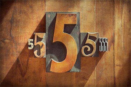 five objects - Letterpress 5's Stock Photo - Premium Royalty-Free, Code: 600-05656544