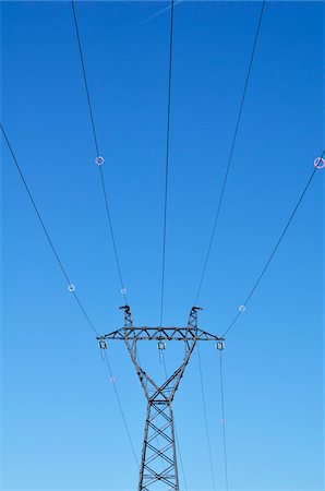 power pylon blue sky - Hydro Tower against Blue Sky Foto de stock - Sin royalties Premium, Código: 600-05662593