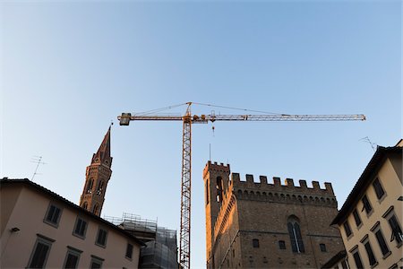 simsearch:600-05756262,k - Building Crane, Florence, Firenze Province, Tuscany, Italy Foto de stock - Sin royalties Premium, Código: 600-05756274