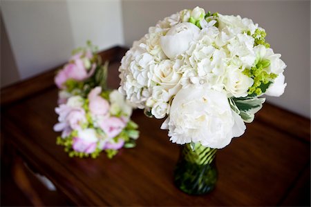 desk still life - Bouquets of Flowers Stock Photo - Premium Royalty-Free, Code: 600-05756442