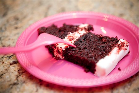 simsearch:600-05803395,k - Piece of Cake on Plastic Plate Stock Photo - Premium Royalty-Free, Code: 600-05786693