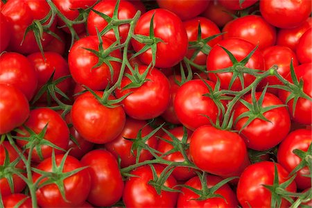 Close-up of Tomatoes at Market Stock Photo - Premium Royalty-Free, Code: 600-05803137