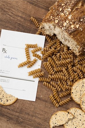 receta (médica) - Variety of Whole Grain Products and Prescription, Birmingham, Alabama, USA Foto de stock - Sin royalties Premium, Código: 600-05803300