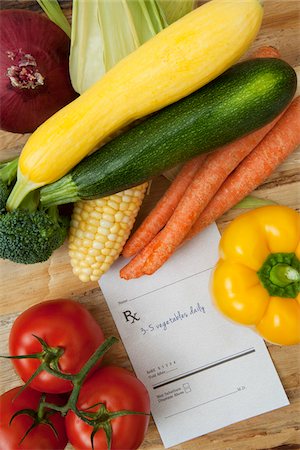 simsearch:649-09166837,k - Variety of Vegetables and Prescription, Birmingham, Alabama, USA Fotografie stock - Premium Royalty-Free, Codice: 600-05803317